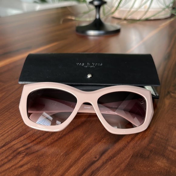 *Sold* Rag & Bone Gwyn Cat Eye Sunglasses - Picture 3 of 8